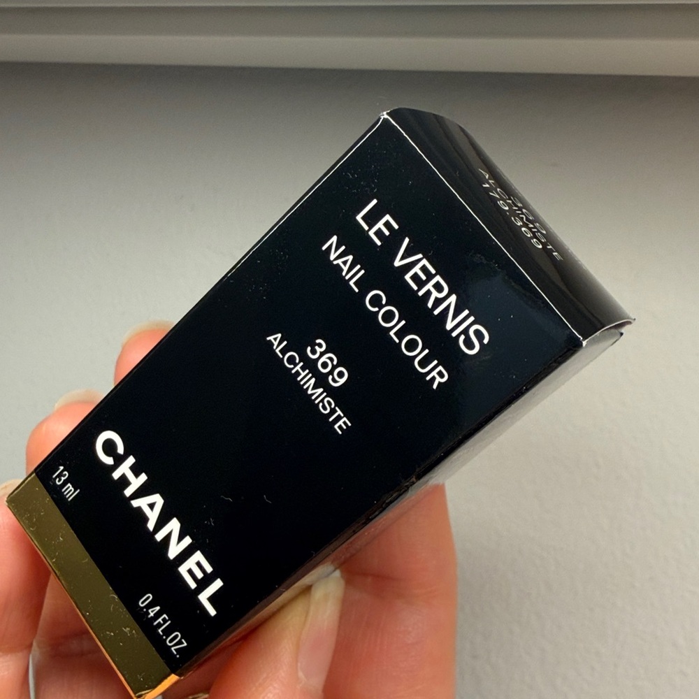 CHANEL Le Vernis Nail Color 369 Alchimiste CHANEL NAIL ALCHIMISTE 2025 HOLIDAY - Picture 2 of 6